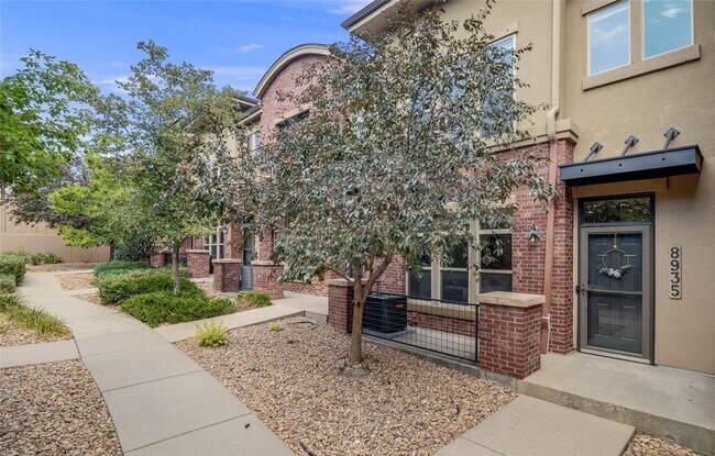 Building Photo - Updated 2BD, 2.5BA Townhome in Centennial ...