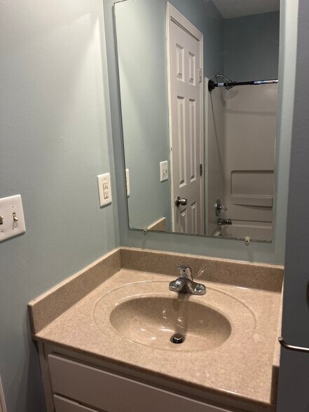 Building Photo - 6432 Pflumm Rd