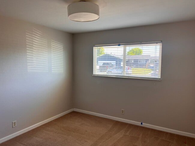 Building Photo - 3 Bedroom home for Rent