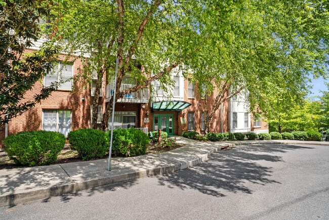 Building Photo - 3100 West End Cir