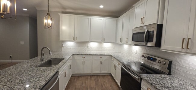 Building Photo - 418 Mcchrystal Dr