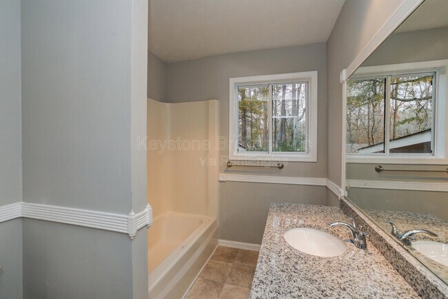 Building Photo - 2700 Creekview Point NW
