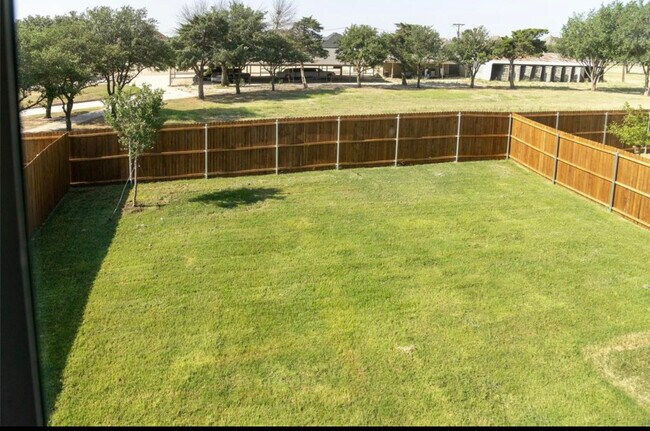 Building Photo - 1609 Shadow Hawk Dr