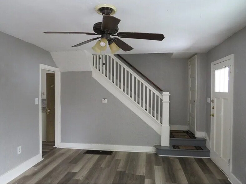 Primary Photo - 213 Good St