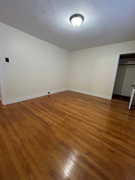 Building Photo - 70 Unity Ave