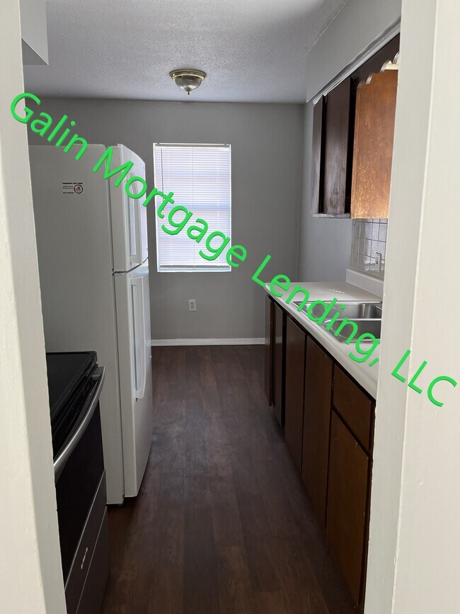 Building Photo - 102 Lucian Cir