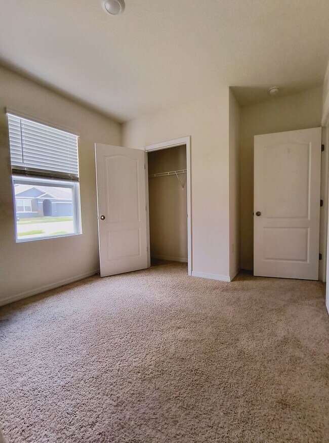 Building Photo - 1065 Cambridge Dr