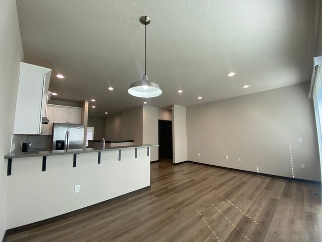 Building Photo - 4310-4312 N Centennial Ln