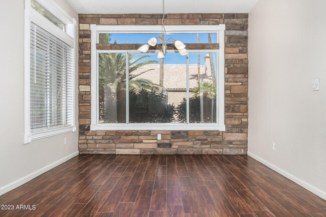Building Photo - 1638 E Glenhaven Dr