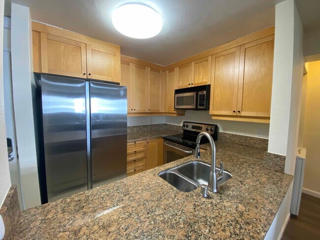 Building Photo - 3520 Lebon Dr