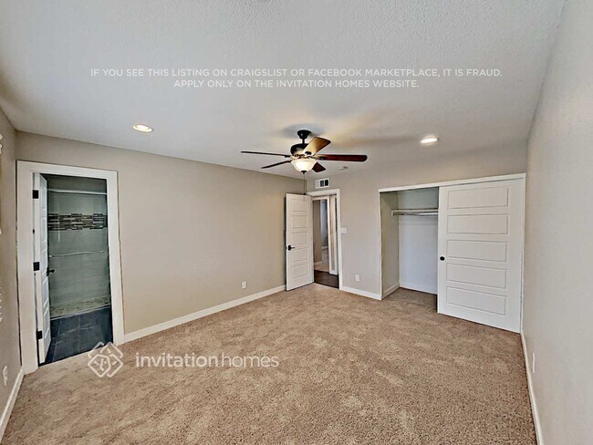 Building Photo - 1913 E Alameda Dr