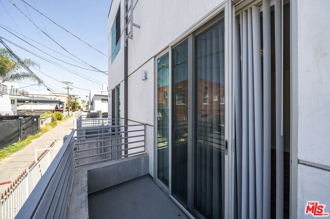 Building Photo - 5941 Barton Ave