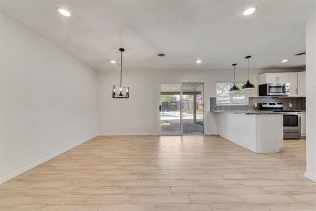 Building Photo - 413 Simmons Dr