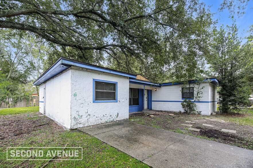 Building Photo - 2327 Looking Glass Ln