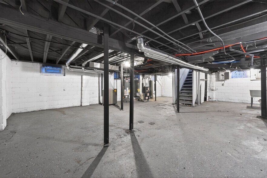 Building Photo - 16189 San Juan Dr