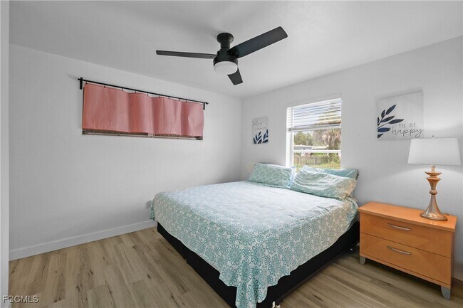 Building Photo - 1661 Coronado Rd