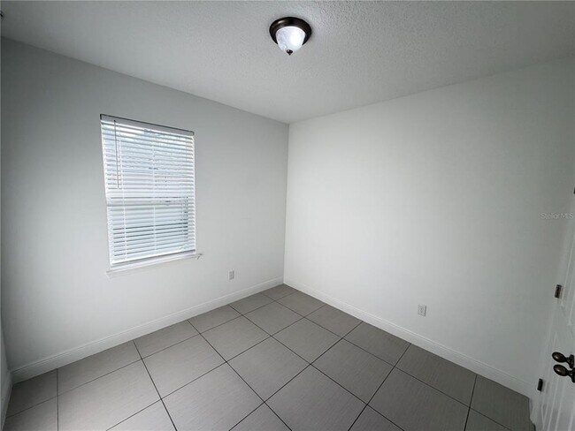 Building Photo - 2481 San Filippo Dr SE