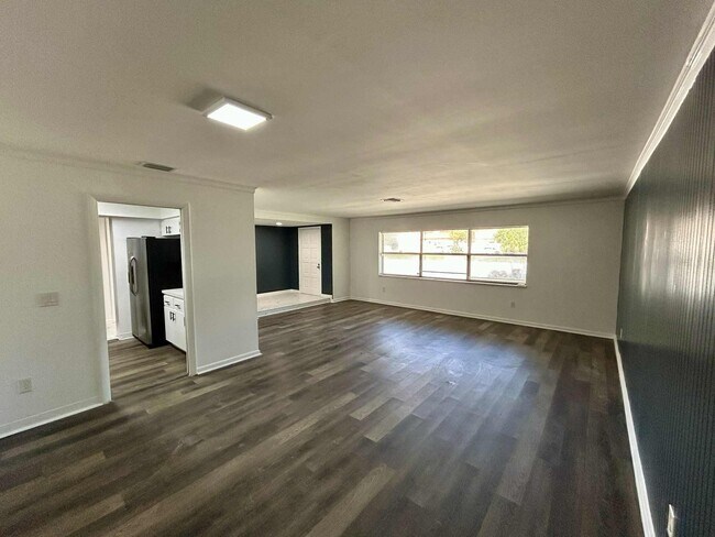 Building Photo - 356 Prima Vista Blvd