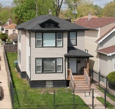 Building Photo - 12056 S La Salle St