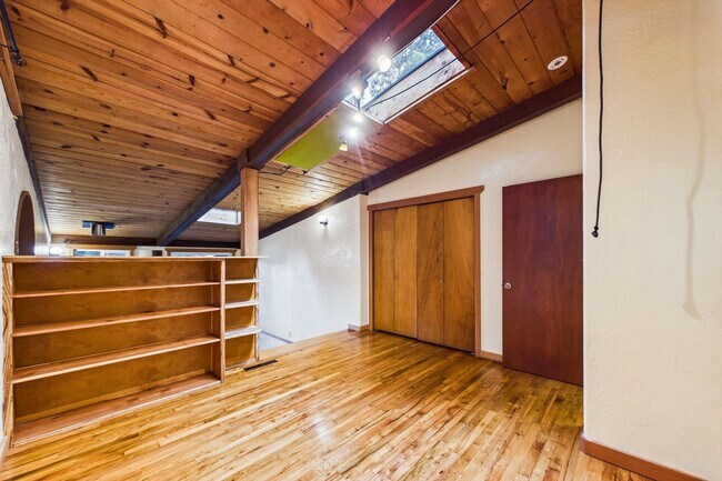 Building Photo - 2910 Greenbriar Ln