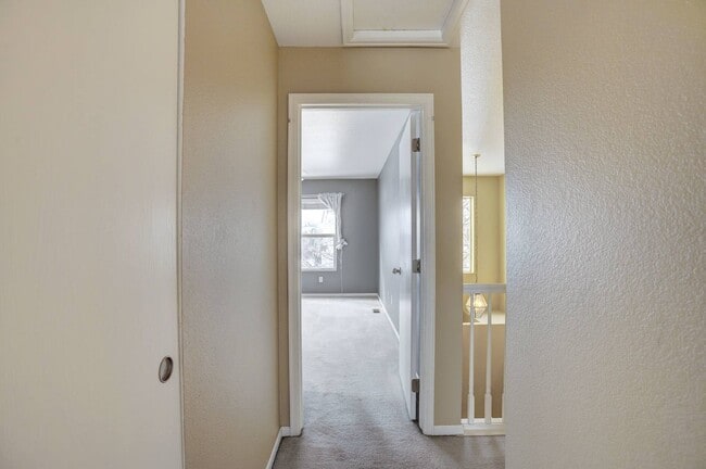 Building Photo - $ 2,295 - 3-Bed, 3-Bath Townhome with Mode...