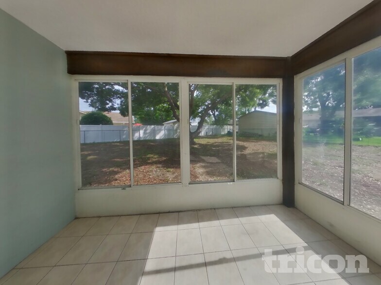 Building Photo - 4369 Montano Ave