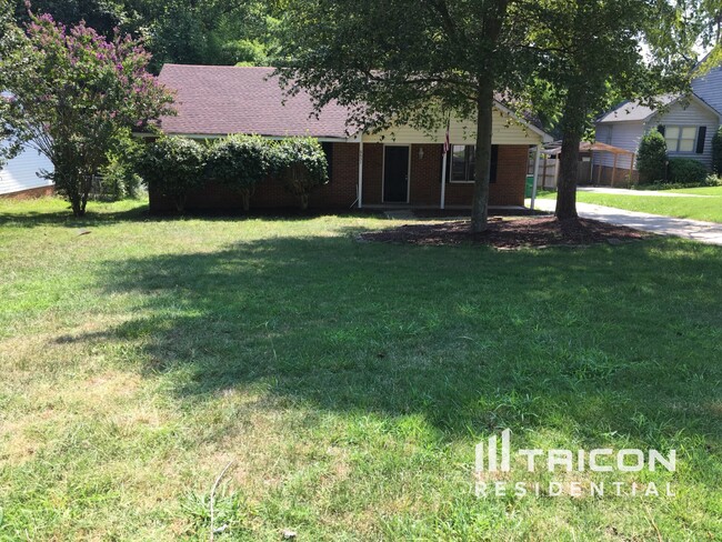 Building Photo - 6631 Flat Rock Dr
