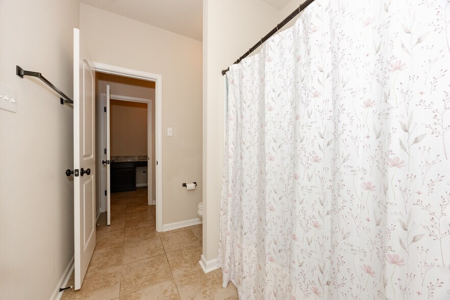 Building Photo - 8578 Arabella Ave
