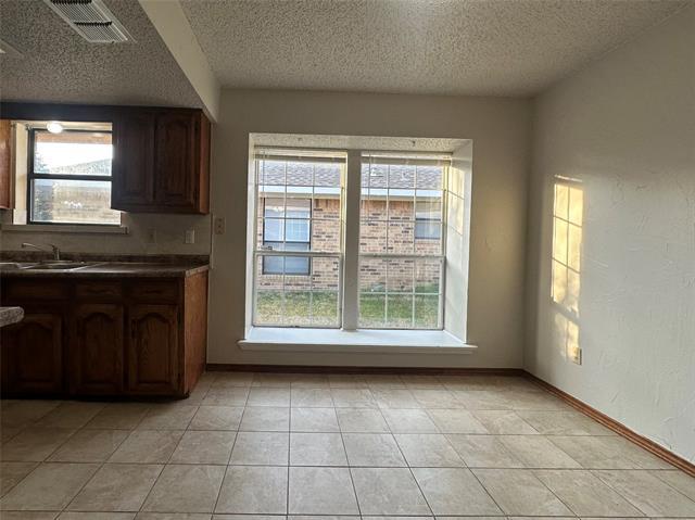 Building Photo - 305 Marriott Ln