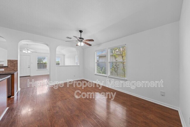 Building Photo - 9302 Mare Country