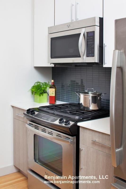 Building Photo - 320 D St