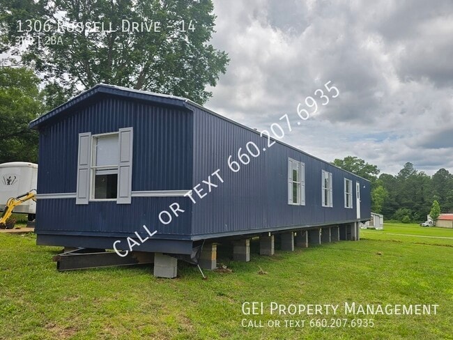 Building Photo - 1306 Russell Dr
