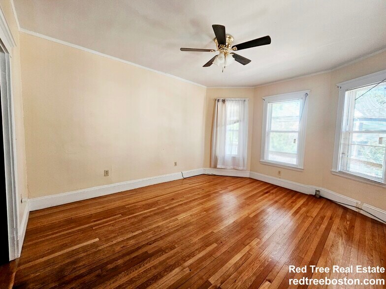 Building Photo - 243 Callender St
