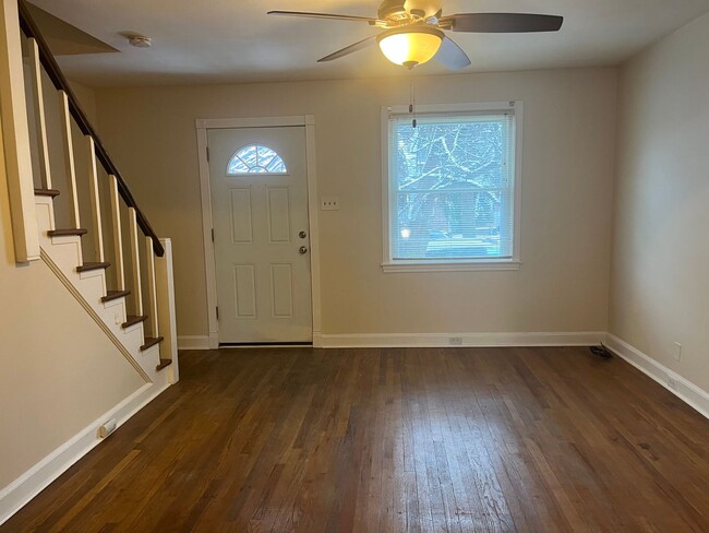 Building Photo - 2-Bedroom, 1-Bathroom Home in Lancaster, PA!