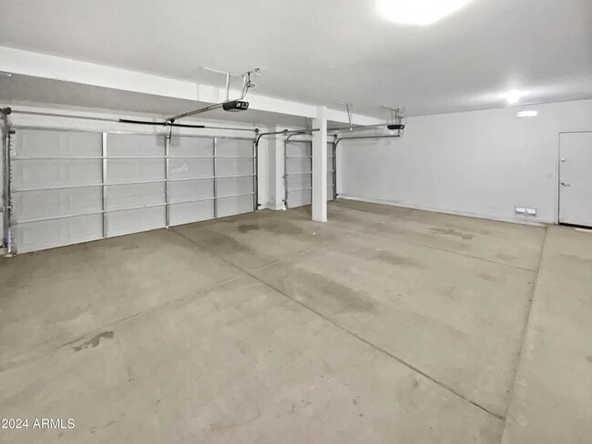 Building Photo - 1 W La Salle St