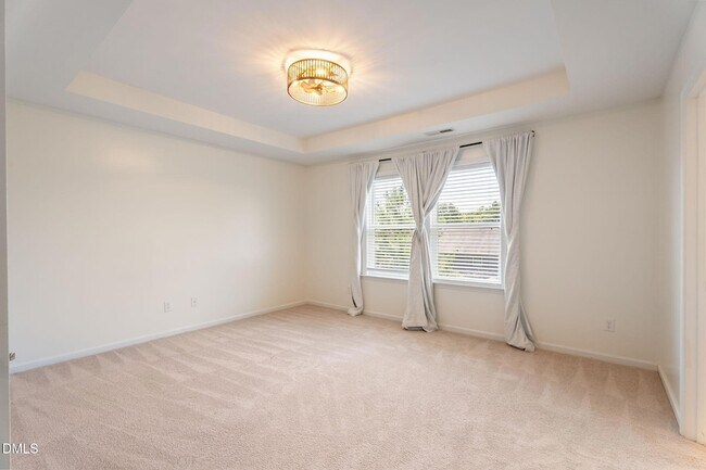 Building Photo - 855 Ember Dr