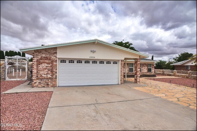 Building Photo - 10824 Pico Norte Rd