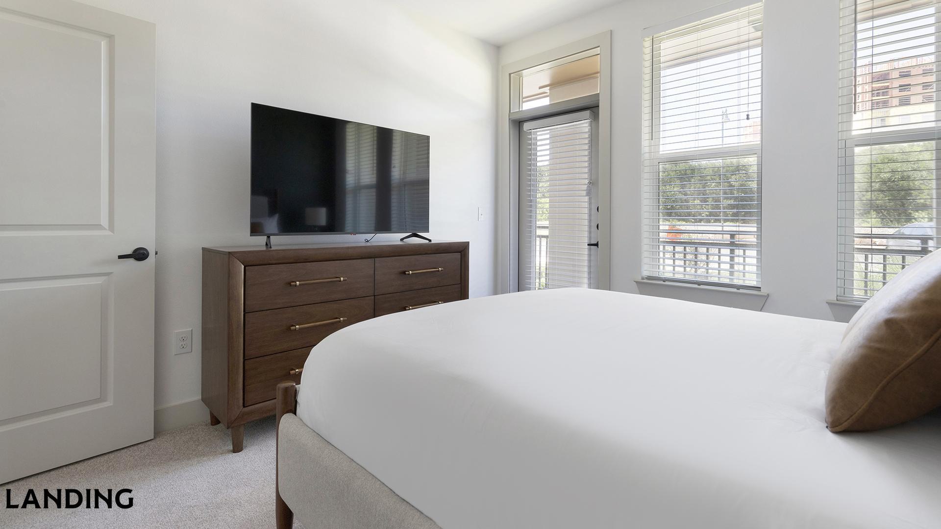 Building Photo - 18111 La Cantera Terrace
