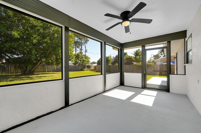 Building Photo - 2251 SE Holland St