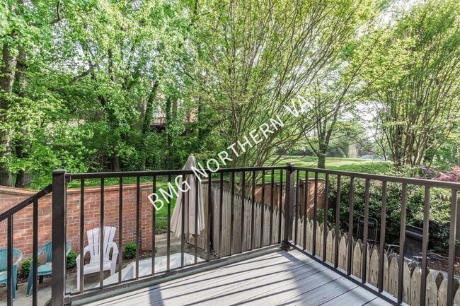 Building Photo - 3019 Seven Oaks Pl