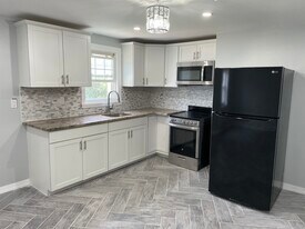 Building Photo - 155 W Main St