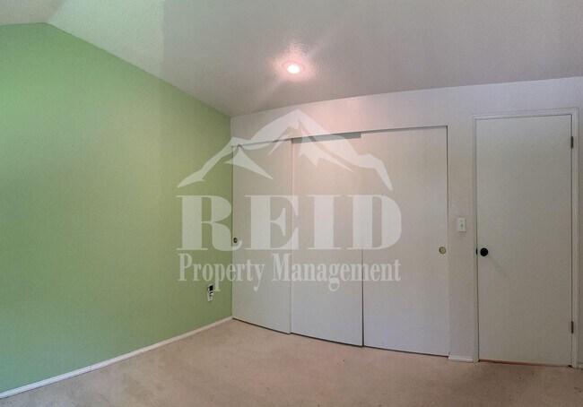 Building Photo - SILVERDALE - 4BED 3 BATH HOME HEART OF SILVERDALE