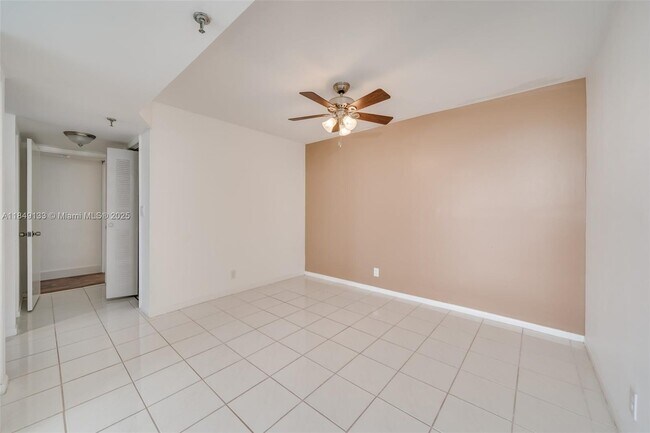 Building Photo - 1500 N Ocean Blvd