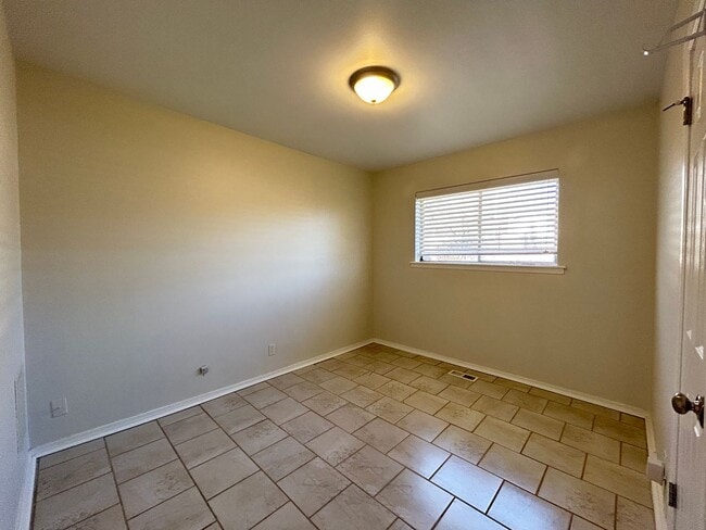 Building Photo - For Lease | Midtown Tulsa - Duplex | Avail...