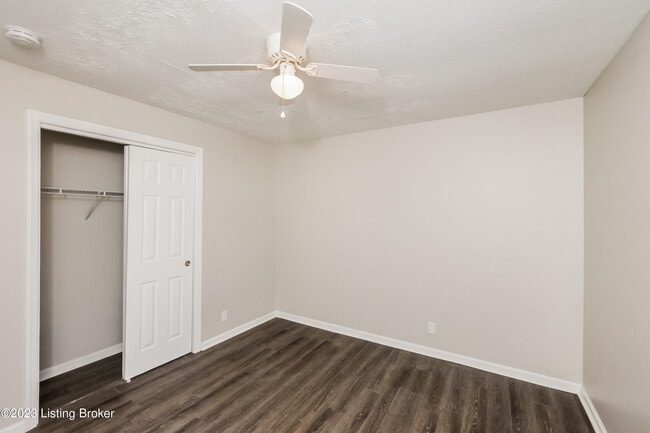 Building Photo - 215 Kim Ct