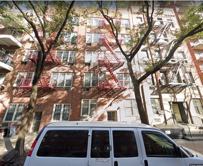 Building Photo - 347 E 78th St