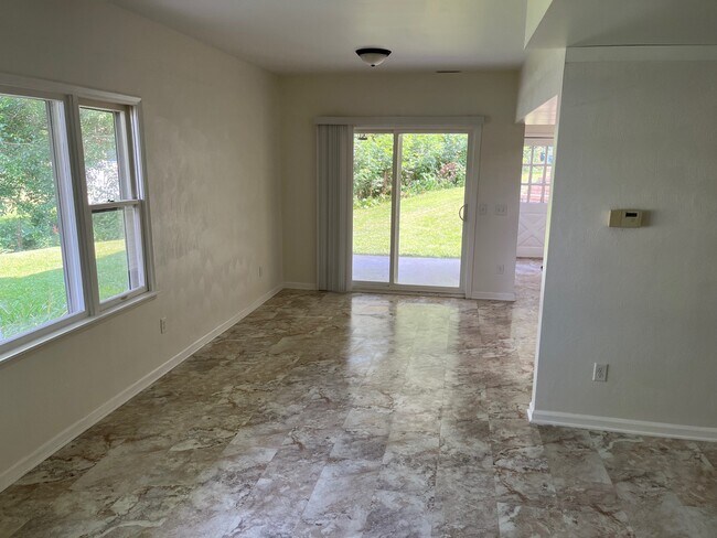 Building Photo - 12087 S Sherman Lake Dr