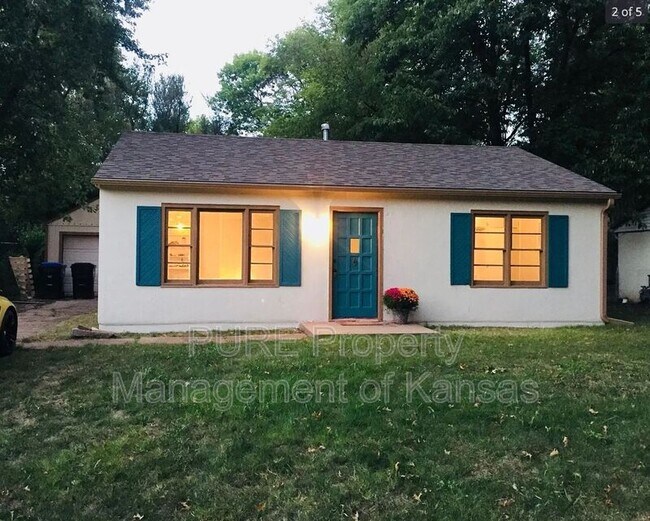 Primary Photo - 3216 SW Sena Dr