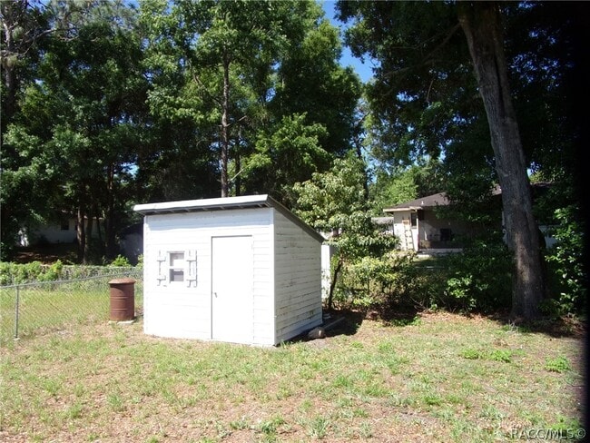 Building Photo - 721 S Apopka Ave