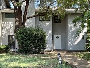 Building Photo - 5040 Thunder Rd